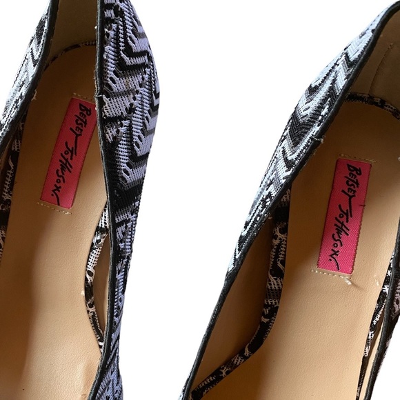 Betsey Johnson Sashh Platform Chevron Heels - Picture 5 of 7
